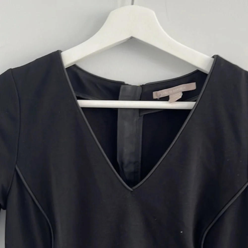Banana republic dress fit and flare a line  stretch‎ dress zip up closure